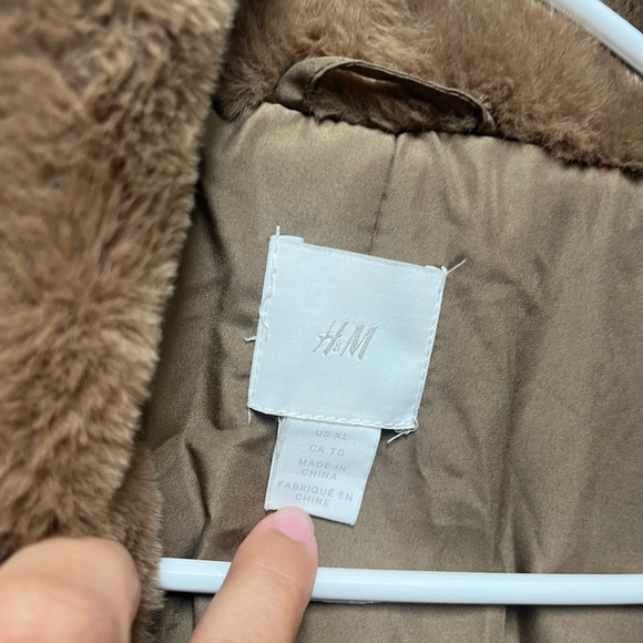H&M Tan Teddy Jacket Plush Oversized Design - Picture 4 of 13